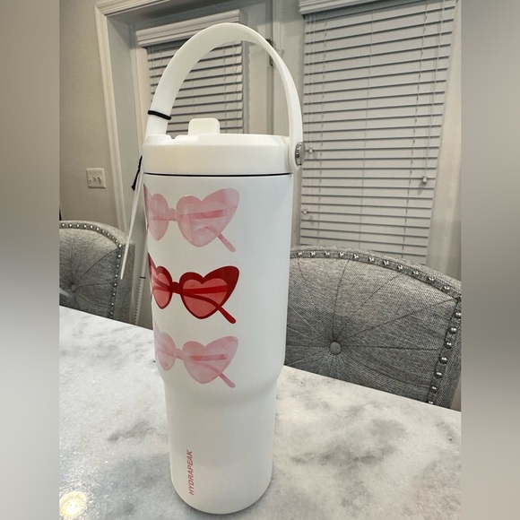 HYDRAPEAK Unique & Limited Edition Artisan Collection Heart Shaped Glasses - Picture 4 of 12